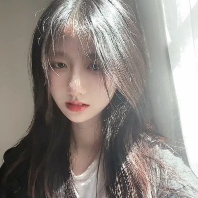 她在这里 海报